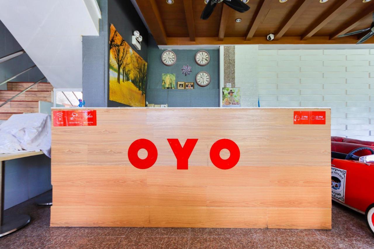 Oyo 861 Patong Dynasty Hotel Екстер'єр фото