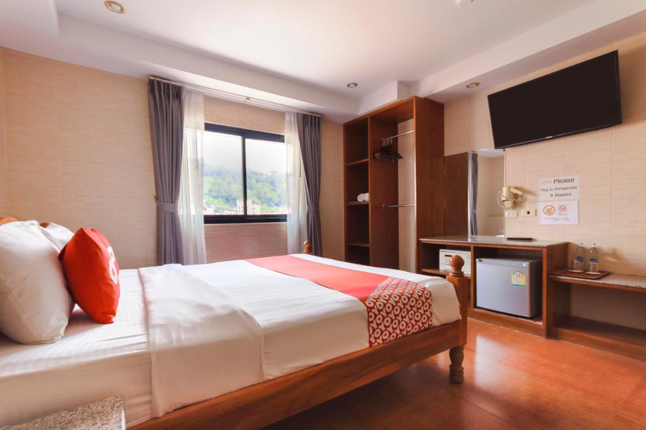 Oyo 861 Patong Dynasty Hotel Екстер'єр фото